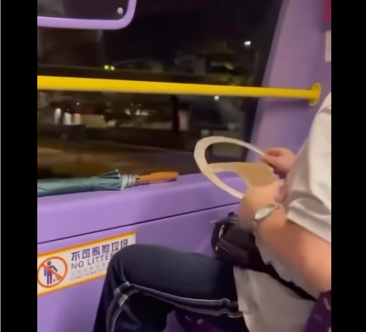 港男自備軚盤搭巴士