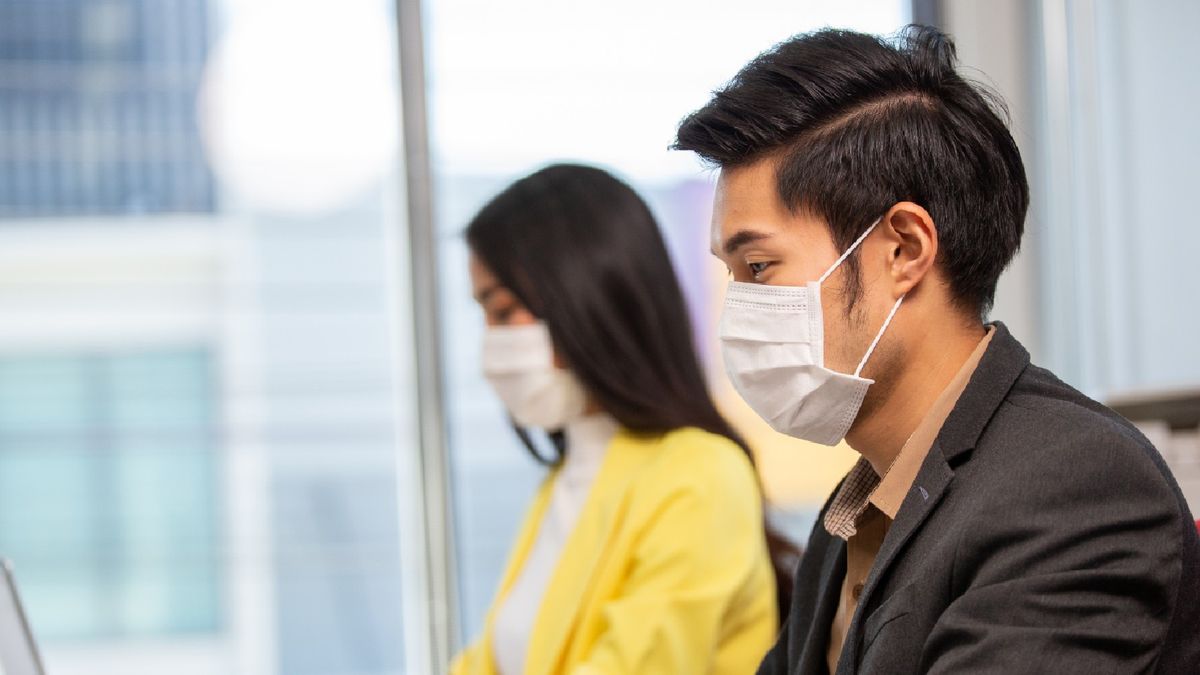 網民熱話｜港男呻自己個樣唔夠醒、不獲上司信任｜網民笑言：你似真係唔醒目