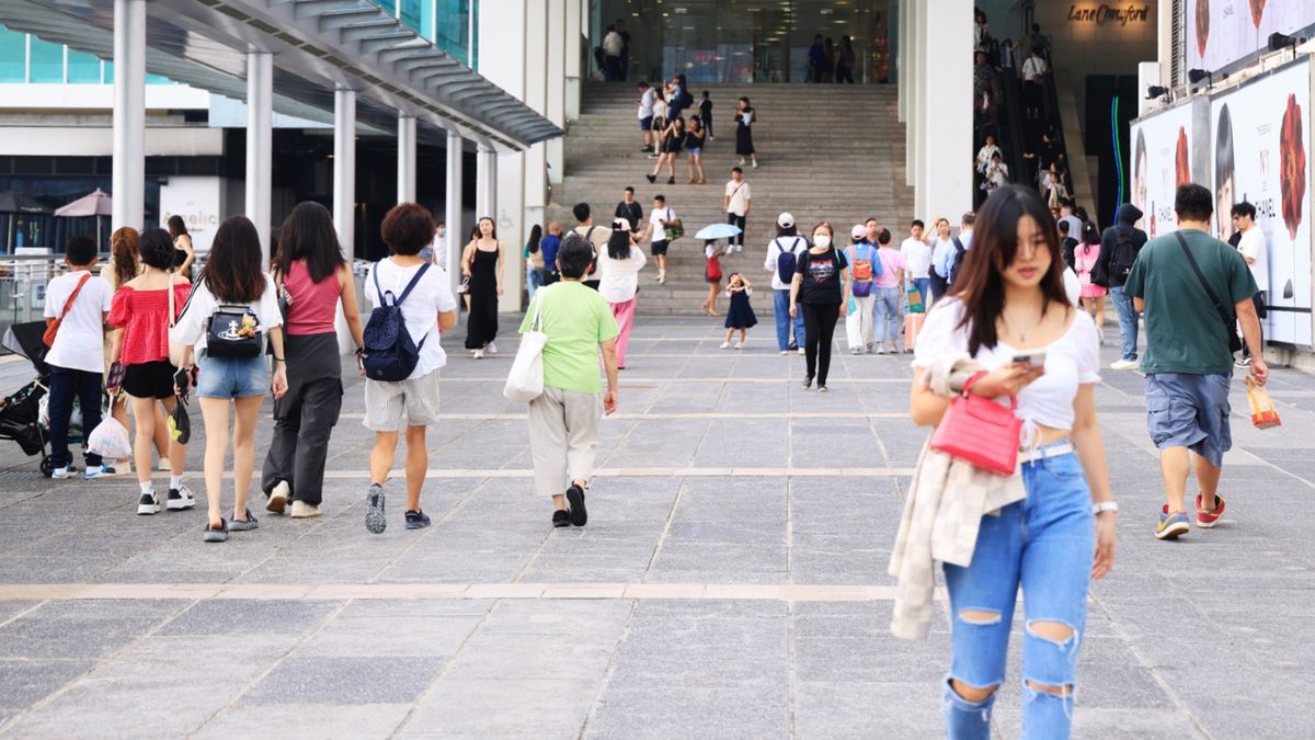 網民熱話｜港女偏好這種穿搭風格｜內地網民：7個中港女生分別