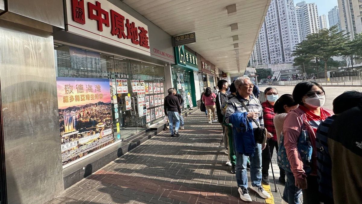 美孚呎價9072元、嘉湖呎價8040元！中原地產十大屋苑成交比較
