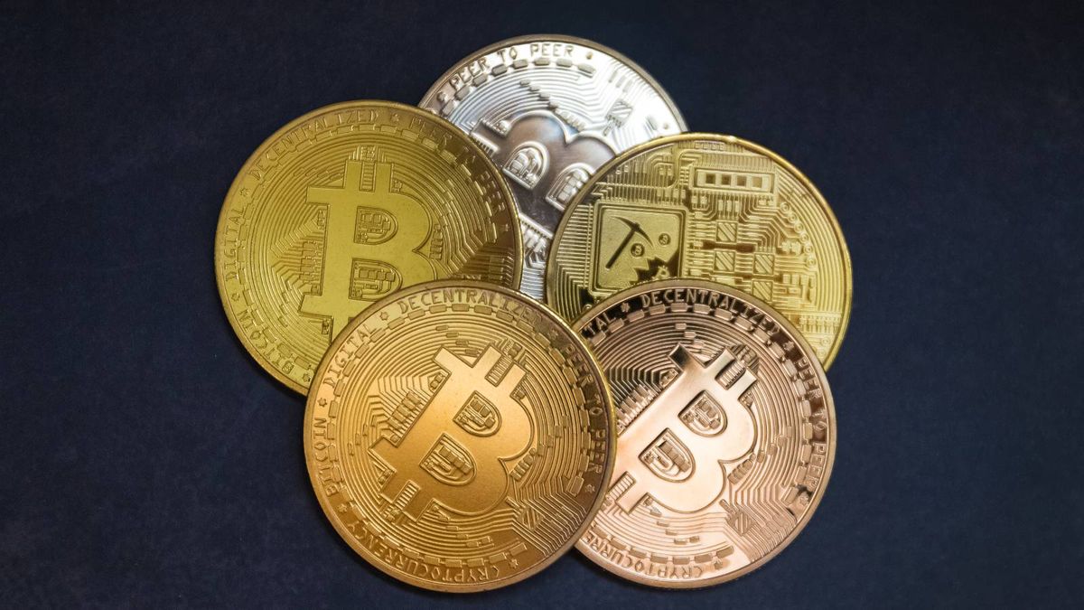 加密貨幣2024｜中國投資者擬轉投幣市、Bitcoin等於黃金？德銀：逾3分1受訪者料年底跌穿20,000美元