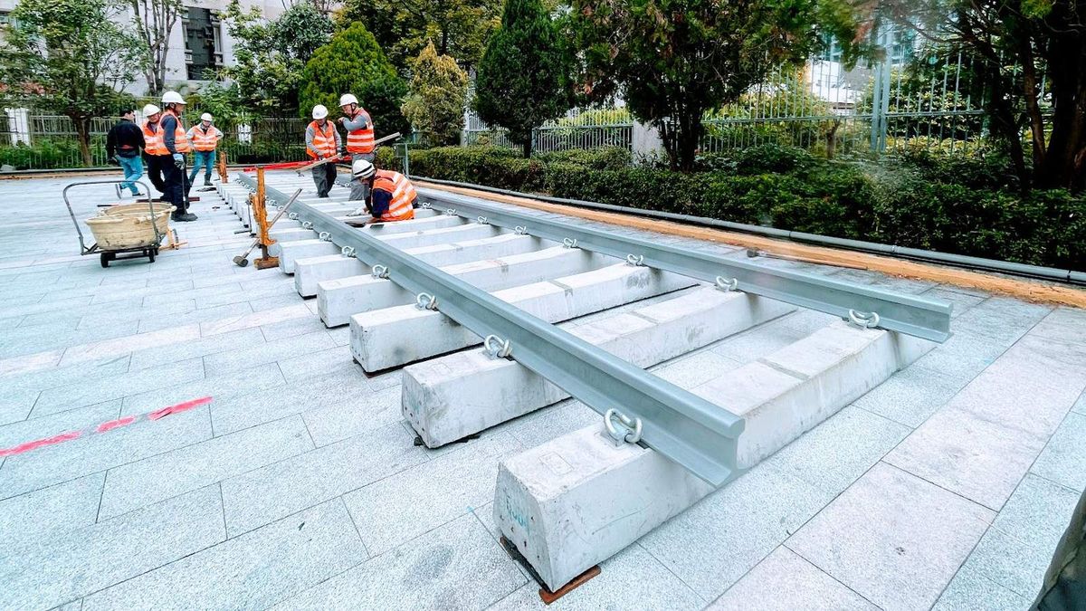 港鐵退役列車烏蠅頭進駐將軍澳循道衛理小學, 變身模擬駕駛艙, 列車教室, 香港財經時報