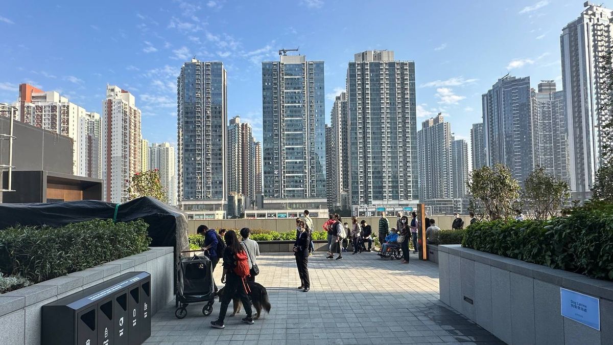 撤辣後樓市見真章！四大地產代理行周末成交比較：一間少三成