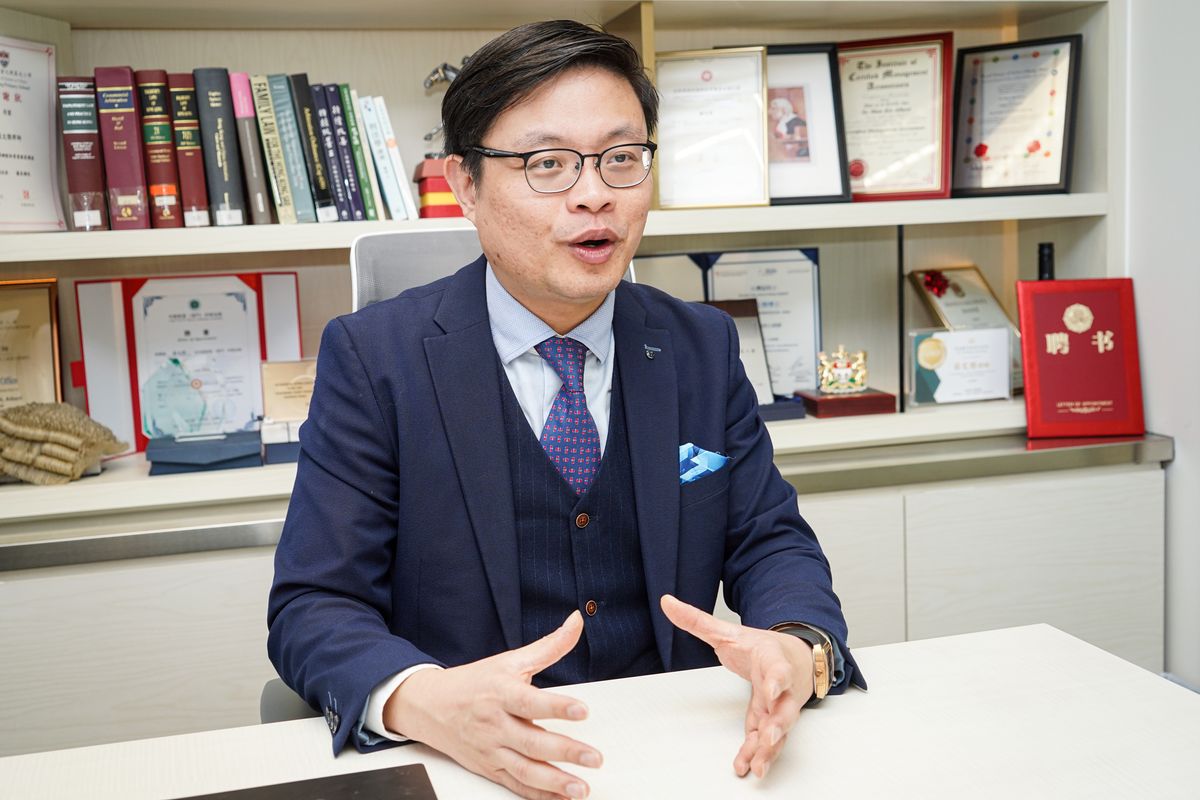 蘇文傑認為所有資產都應該分散投資，「唔好將所有雞蛋放喺同一個籃」。