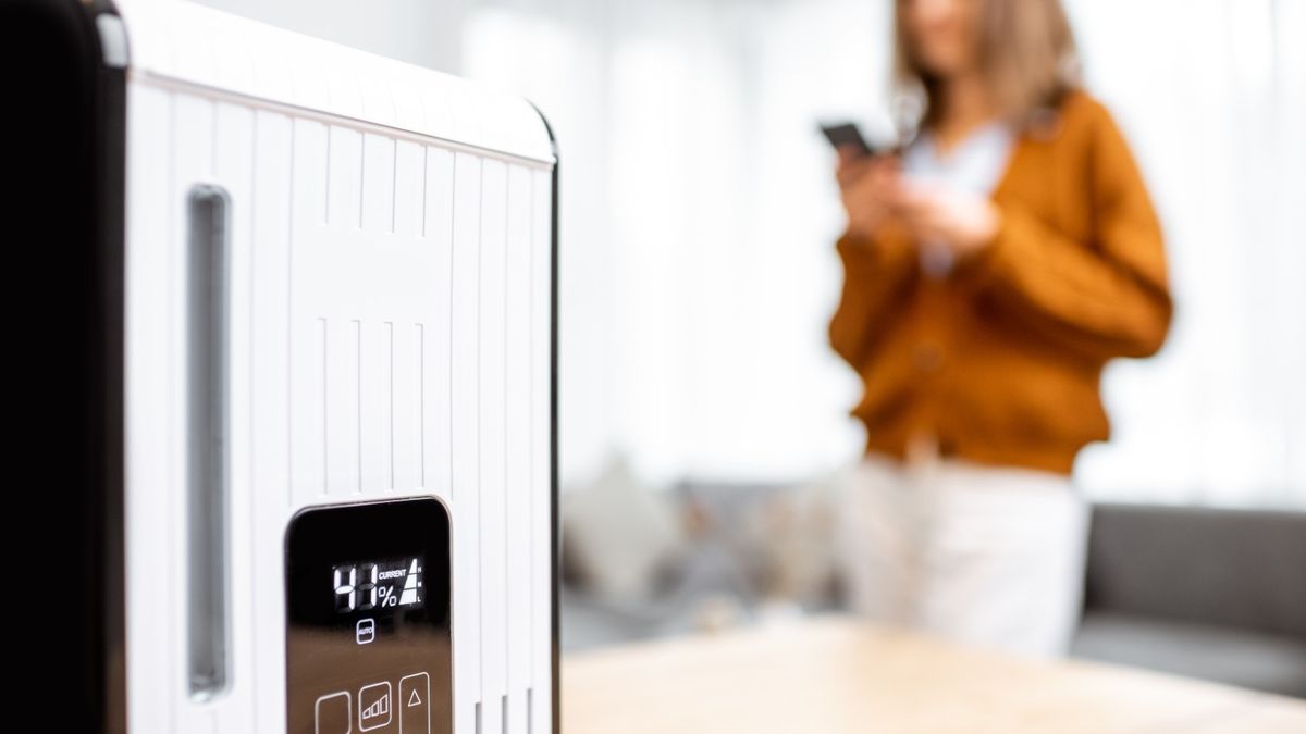 潮濕天氣持續！抽濕機7大安全＋使用法則：避免夜晚瞓覺開機、勿放置在浴室內... 附消委會14款機種測試