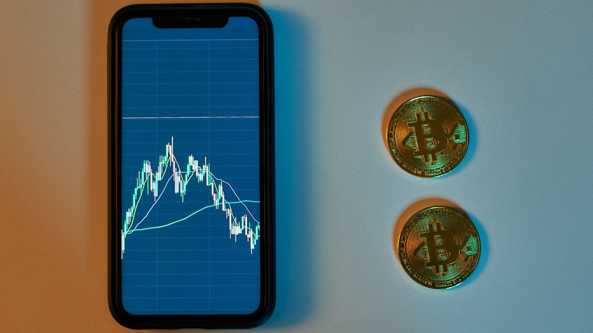 加密貨幣2024｜比特幣破歷史新高後急回調 一度由高位跌近9,000美元