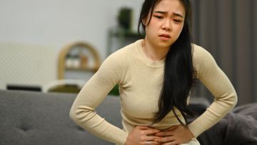 保險索償真實個案, 危疾保險, 拒賠, 內地腹痛求診, 發現, 切除腫瘤, hkbt, 香港財經時報