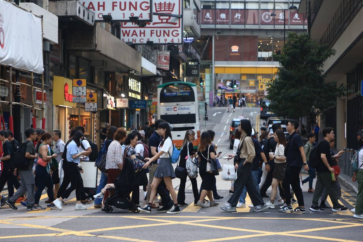 港股分析｜科技股領軍！預託證券及夜期升！料恒生指數周四升