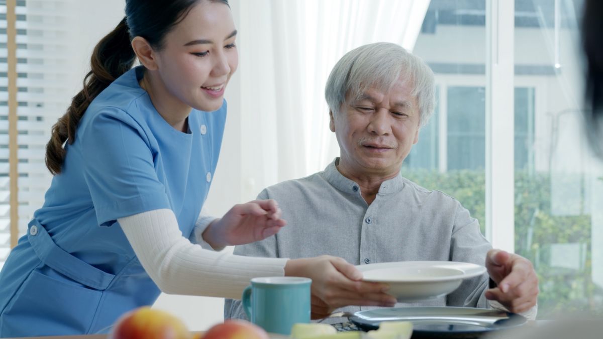 全港46間安老院比較：月費可相差逾12倍、6,000元至82,000元都有！消委會4個揀院舍建議