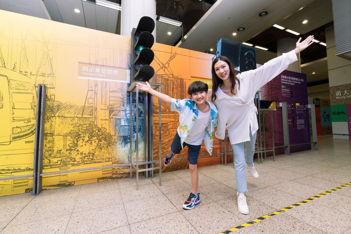 香港好去處, 港鐵, 烏蠅頭, 黃頭, 列車, 鐵路, 4月27日起, 紅磡站, 限時展出, 預約參觀方法, hkbt, 香港財經時報