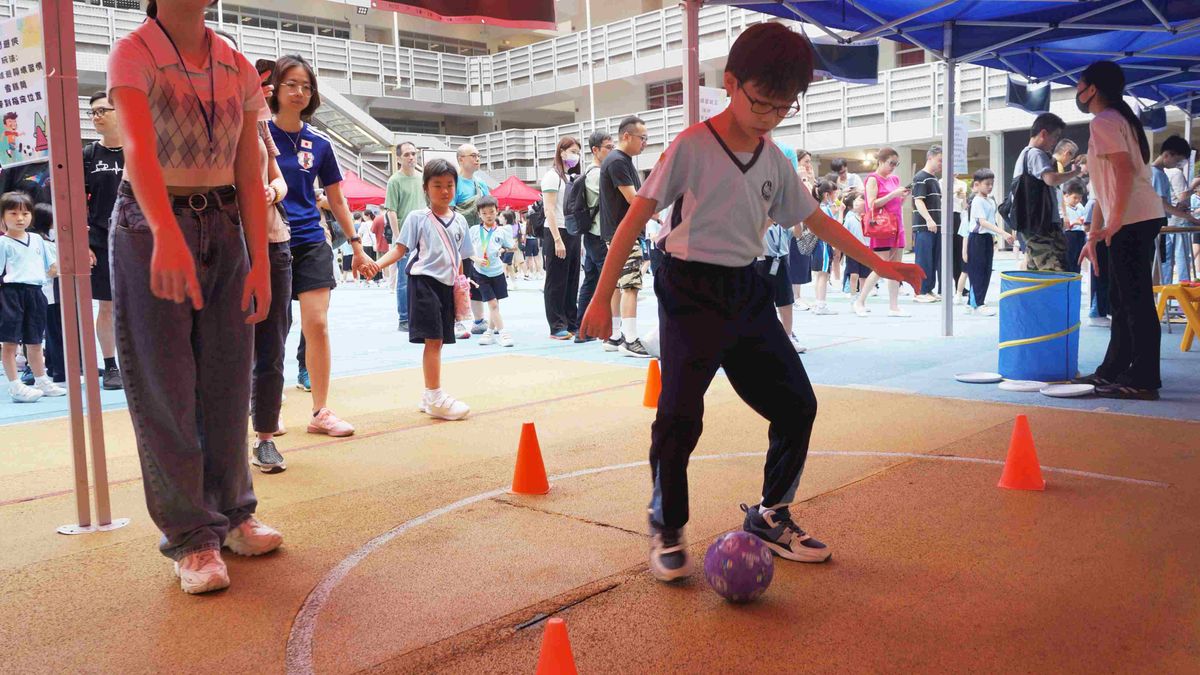 將軍澳循道衛理小學健康身心靈日, 900名家長報名, 入校與學生齊玩親子活動, 香港財經時報