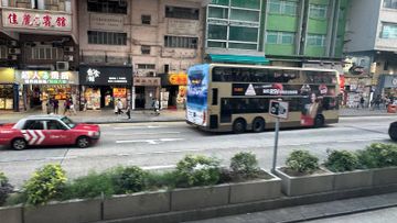 網民熱話, 榴蓮上車, 乘客, 巴士, 掀兩極討論, 8條必知巴士守則, 企樓梯, 最高罰2000元, hkbt, 香港財經時報