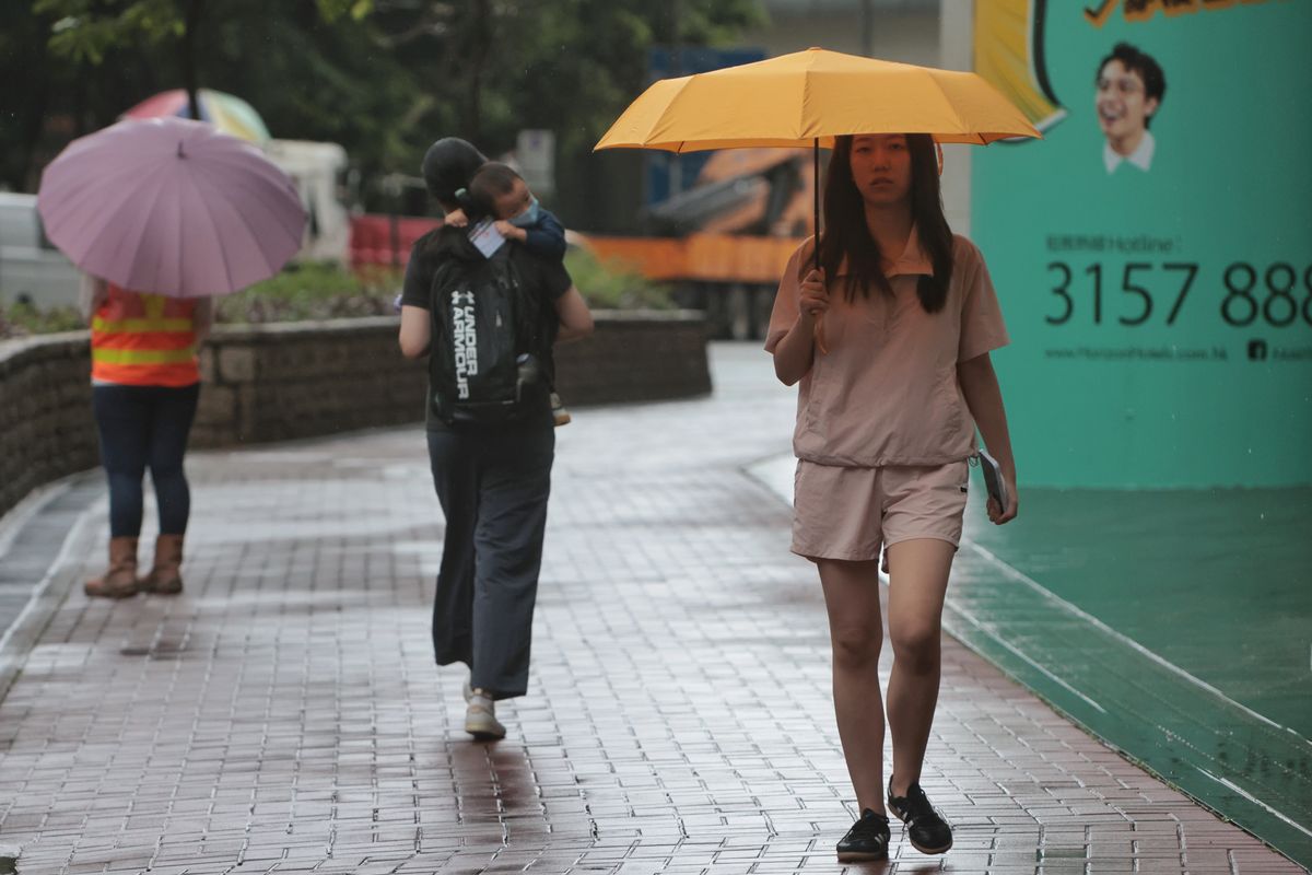 天文台：本港多處錄超過20毫米雨量！明日風勢較大有驟雨雷暴