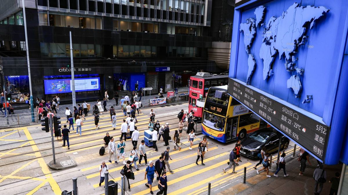 香港投資比較！5大類別共14款涵蓋：定期、高息股、保險... 年息達4厘、4款逾10厘｜1,000蚊都入到場