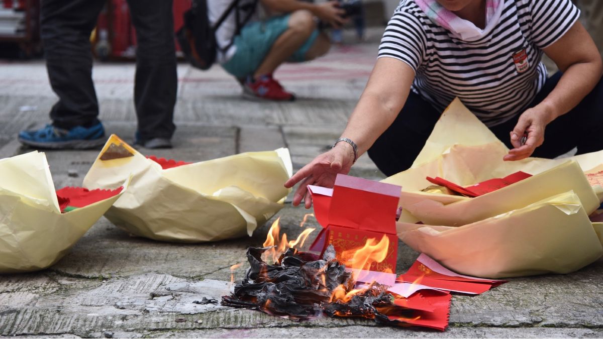 農曆七月2024｜逾40個鬼月禁忌：不要含冰塊、夜晚不宜曬衫！