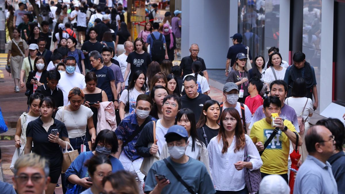 香港薪酬趨勢｜第二季收入中位數21,100元、按季減少300元！9個主要行業月薪相差2.3萬元