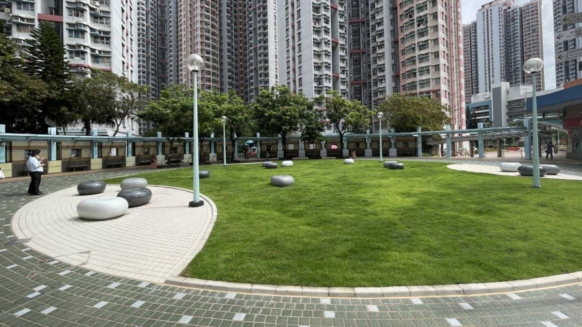 圖示已完成園境種植美化工作的天晴邨。
