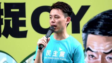 施政報告, 民主黨倡削減公務員編制, 羅健熙望高官減薪省開支, 香港財經時報