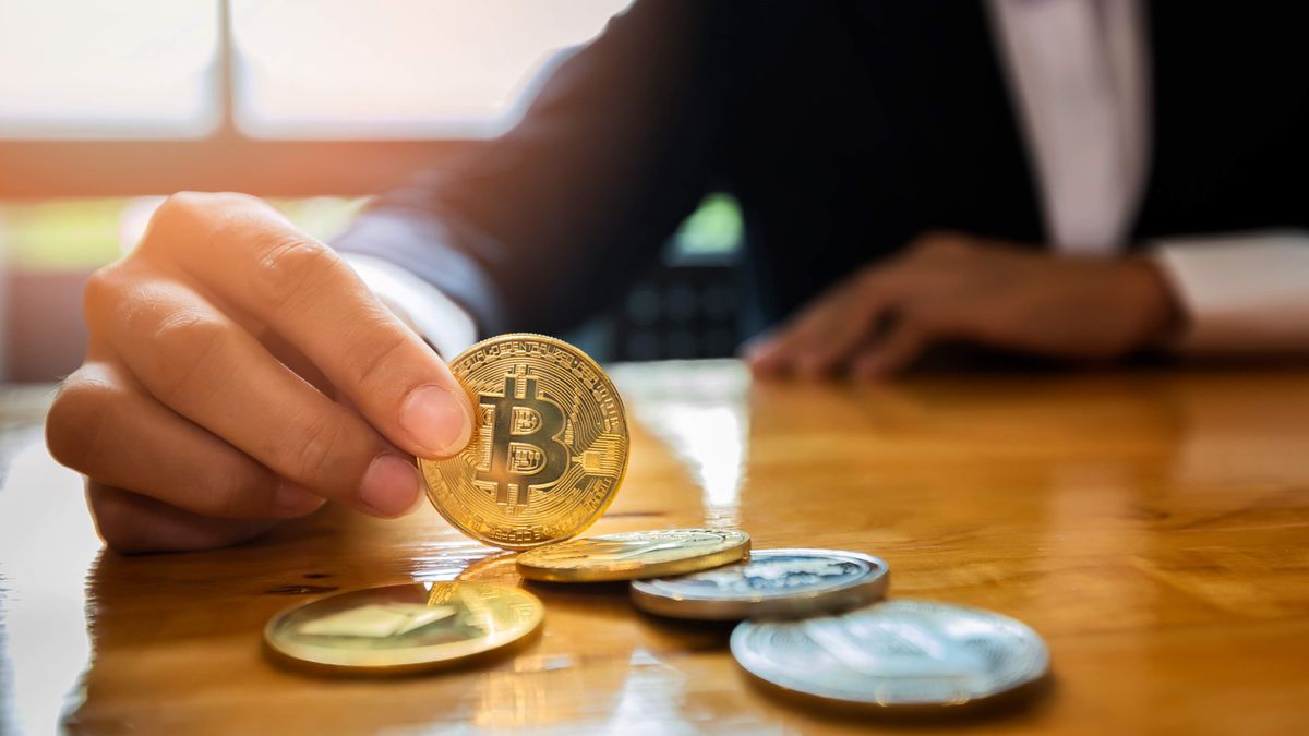 理財個案｜加密貨幣應買邊隻？比特幣以太幣根本無真正計算方法｜龔成教室