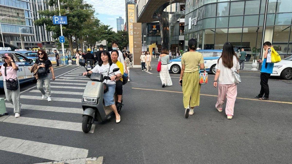 抖音下架違規微短劇240部：涉宣揚校園霸凌重男輕女等