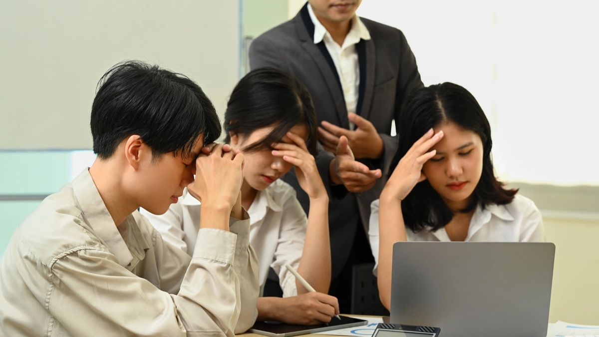 裁員潮｜末日教授建議唔想失業可8折出糧！窮人思維帶領港人大倒退｜第一桶金