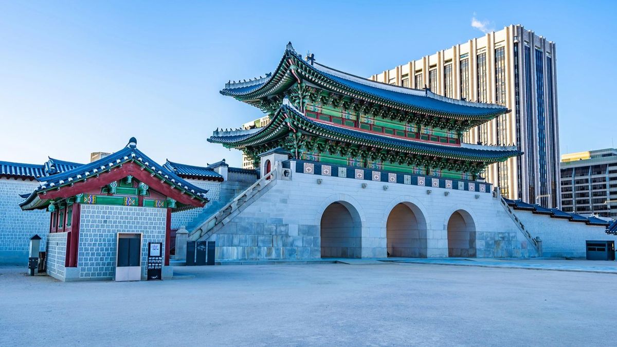南國戒嚴令解除！總統室幕僚班底請辭！最大工會促總統下台