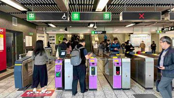 平安夜交通安排, 港鐵輕鐵通宵行駛, 九巴城巴高鐵電車班次調整, 香港財經時報