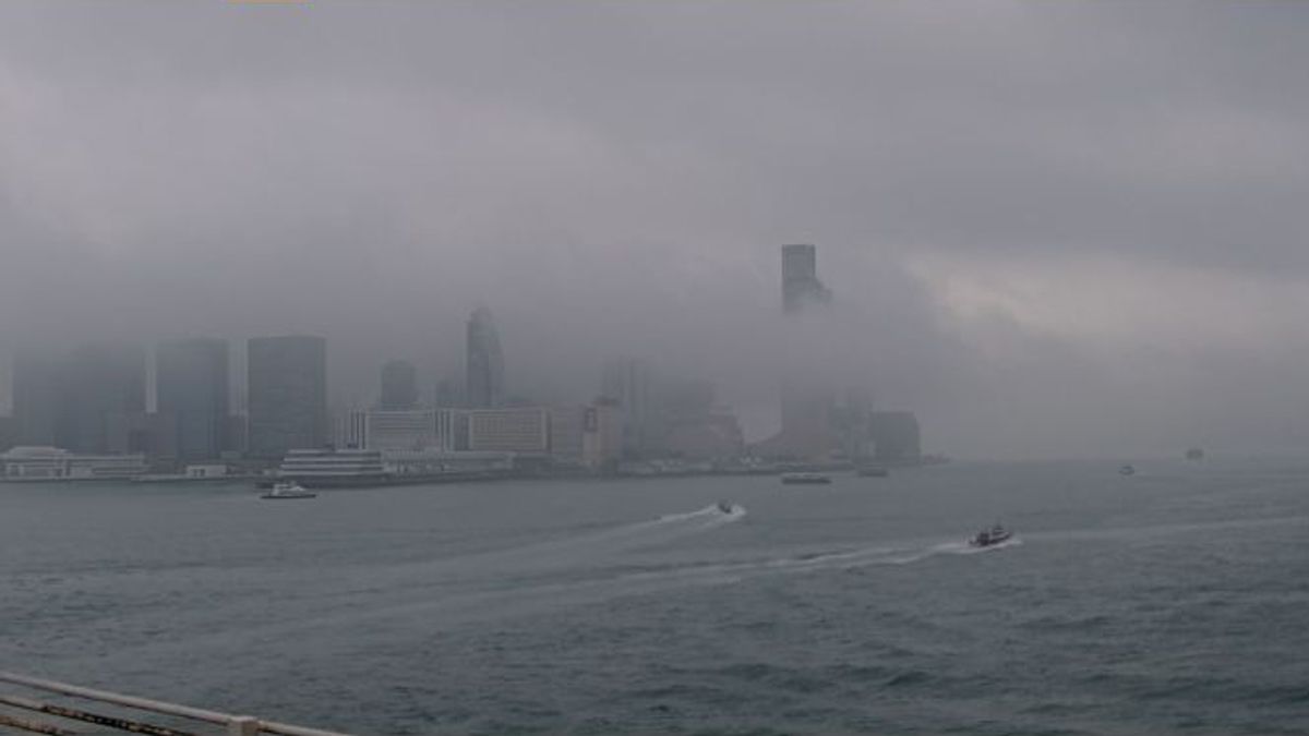 天文台：中西區及離島區有大暴雨！水浸影響九巴臨時暫停或改道、有港鐵出口停用