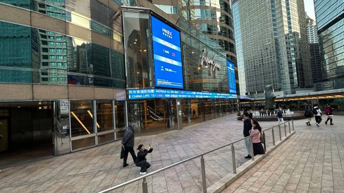 恒生指數急挫逾2000點！港股跌完未？有貨無貨如何應對？專家拆局