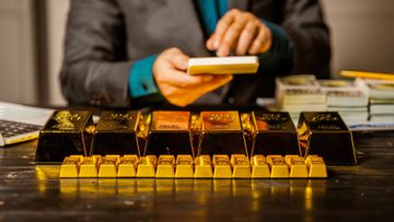 理財個案｜黃金價高企！炒黃金去金鋪買實體金vs紙黃金黃金ETF｜龔成教室, 香港財經時報