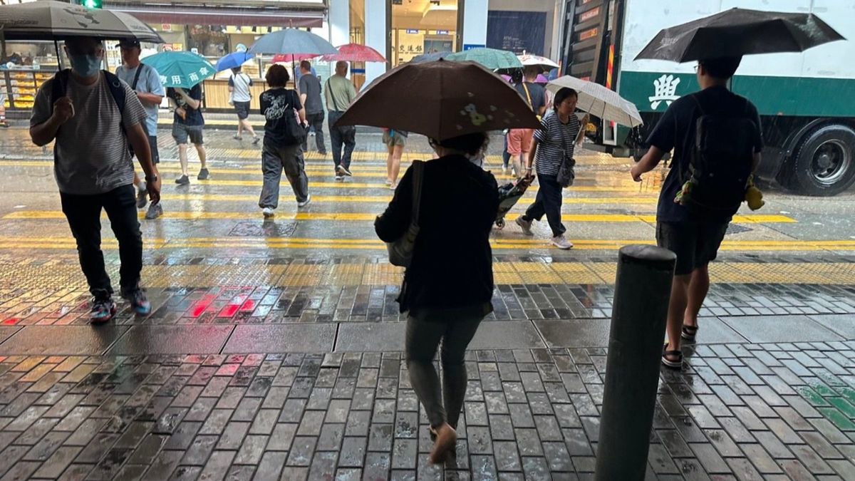 香港天文台：已改發三號風球，至少維持至明日早上七時