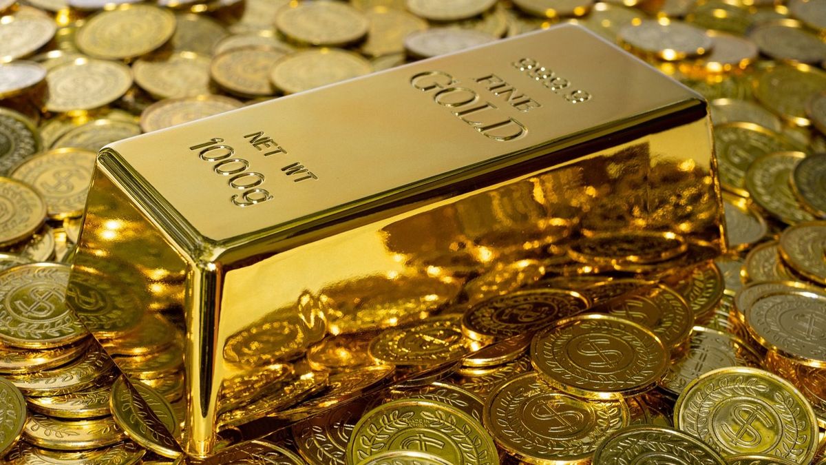 黃金價格走勢進入三角型尾段將現突破：上望3830下望2920