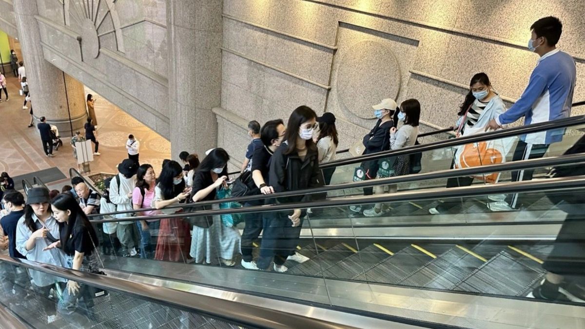 施政報告2025｜確保本地勞工優先就業、成立舉報非法勞工專線｜優化「再就業津貼試行計劃」