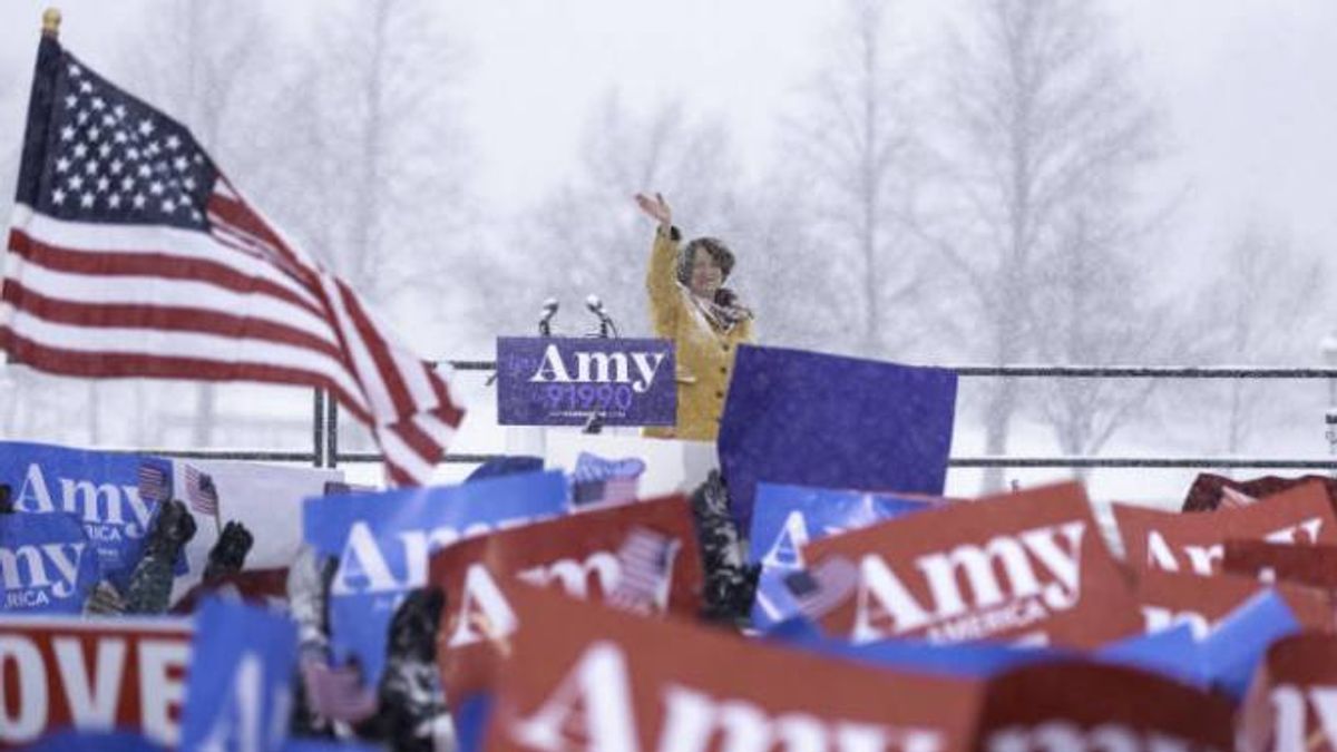 溫和派明尼蘇達州參議員艾米·克洛佈徹（Amy Klobuchar）