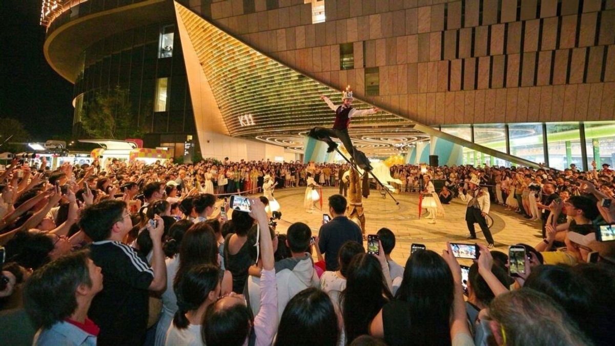新世界發展, HKBT, 香港財經時報